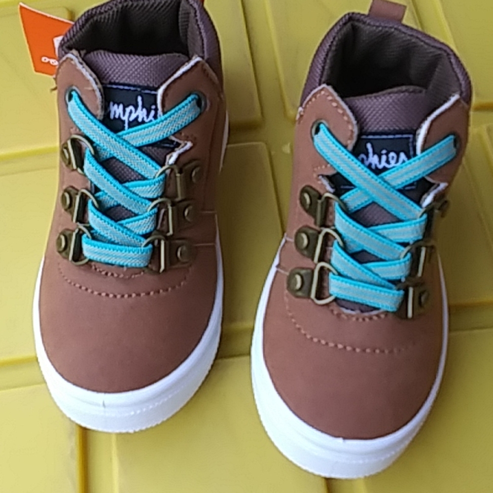 Kids oomphies shoes